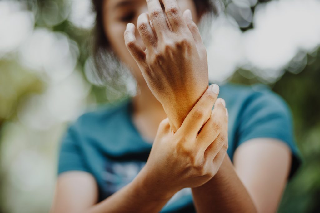 ¿Qué es la tendinitis y cuáles son sus causas?